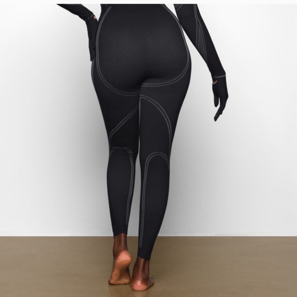 Skims NWT First Layer Legging Onyx XXS - Picture 3 of 10